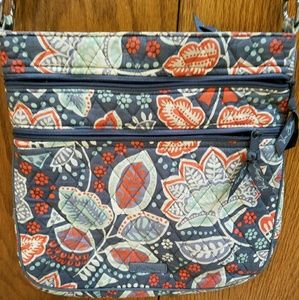 Iconic Triple Zip Hipster in Nomadic Floral